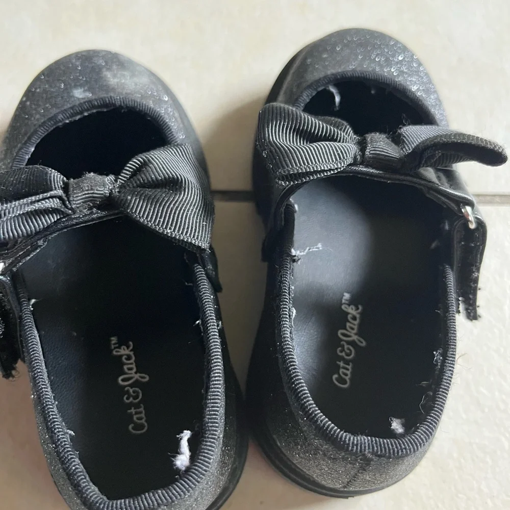 Sparkly Black Kids Shoes with Bow Cat & Jack - Picture 2 of 2